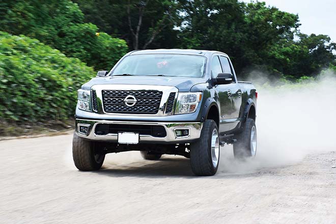 2018 NISSAN TITAN Crew Cab SV